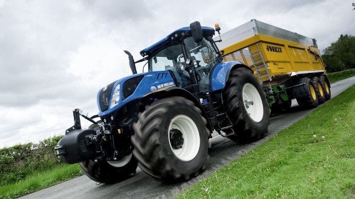 Evolution tracteur - New Holland T7�ch?ssis long avec un nouveau pont avant suspendu