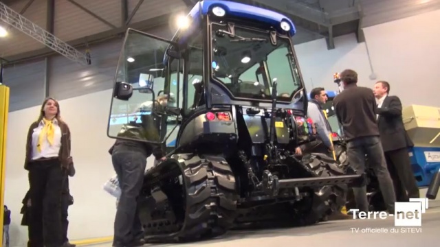Tracteurs spécialisés à chenilles - Les New Holland TK4000 passent de l’acier au caoutchouc…